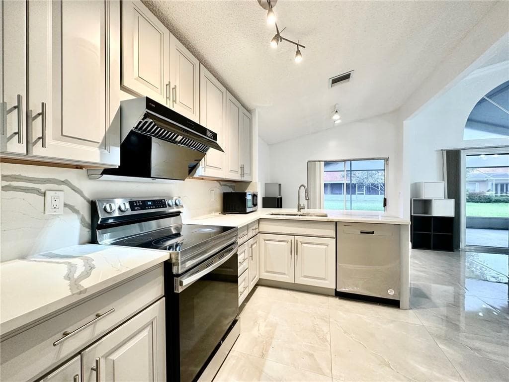 2710 BOGOTA Avenue, Cooper City, FL 33026 photo 9