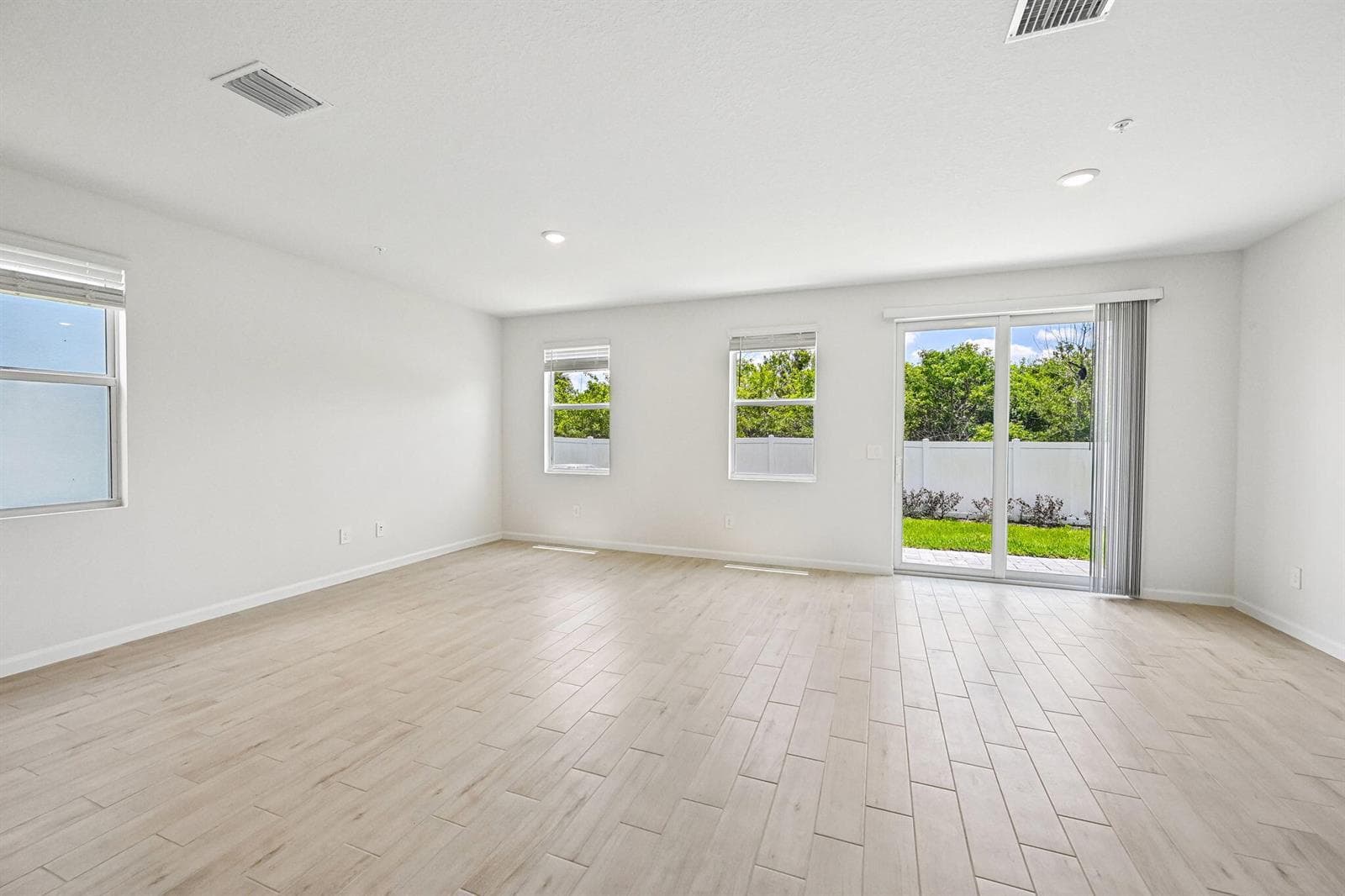 643 Salisbury Circle, Fort Pierce, FL 34982 photo 11