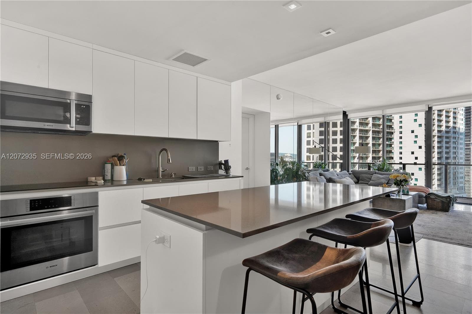 68 SE 6th St # 1207, Miami, FL 33131 photo 10