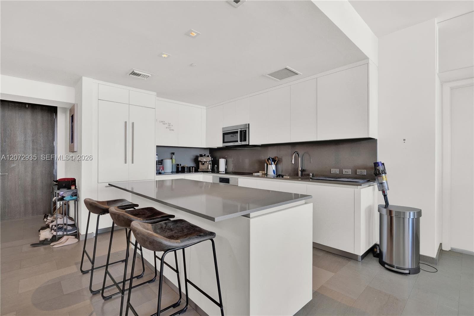68 SE 6th St # 1207, Miami, FL 33131 photo 8