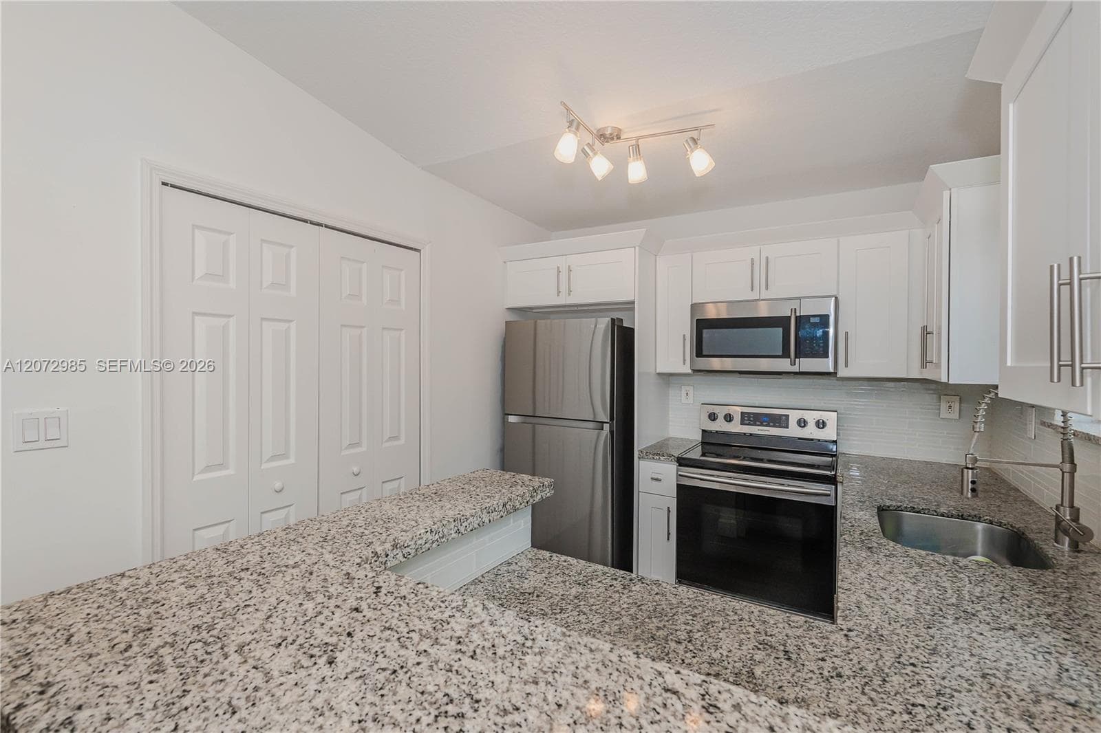 3390 NE 10th St # 201, Homestead, FL 33033 photo 6