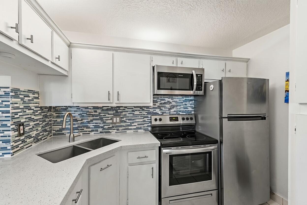 1111 GREEN PINE Boulevard # F1, West Palm Beach, FL 33409 photo 11