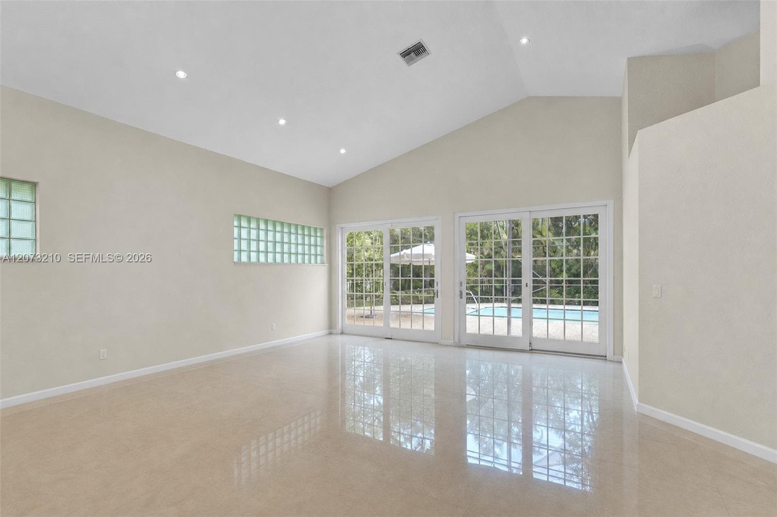 1090 SW 156th Ave, Pembroke Pines, FL 33027 photo 12