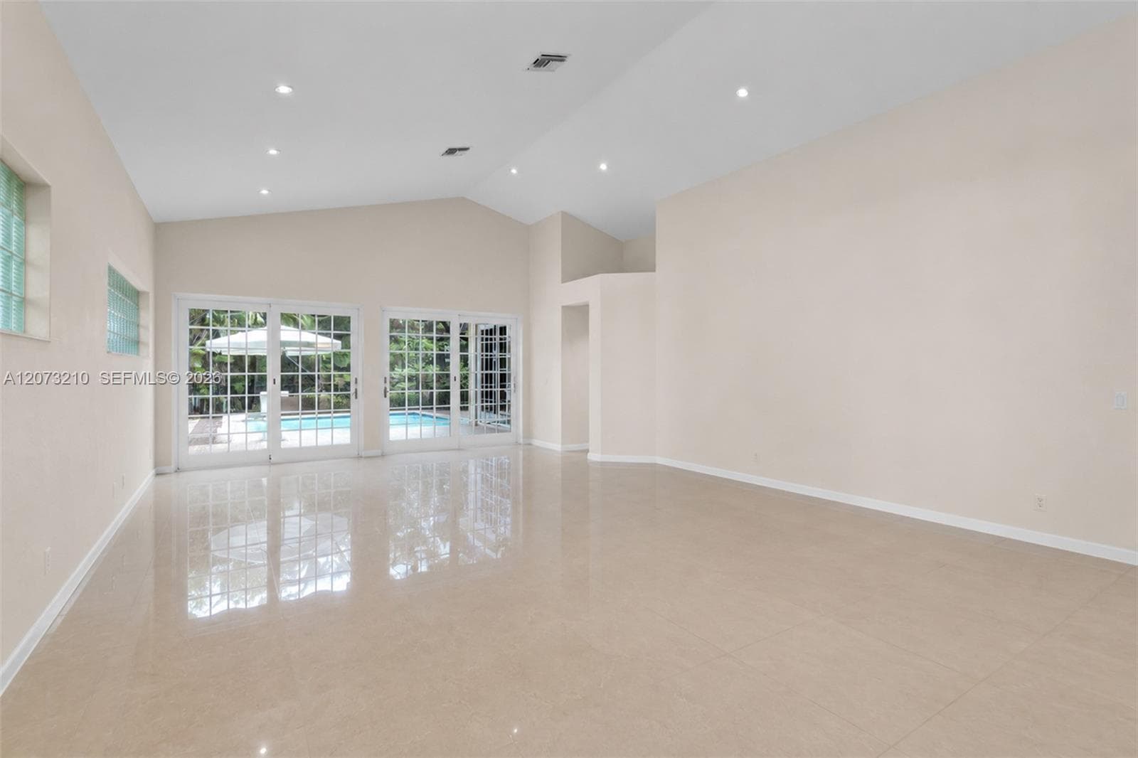 1090 SW 156th Ave, Pembroke Pines, FL 33027 photo 9