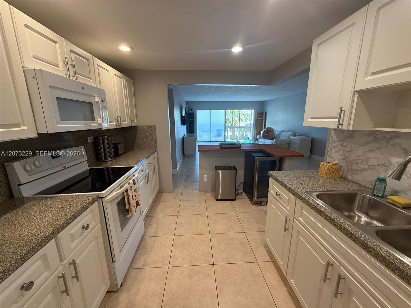 800 NE 195th St # 211, Miami, FL 33179 photo 4