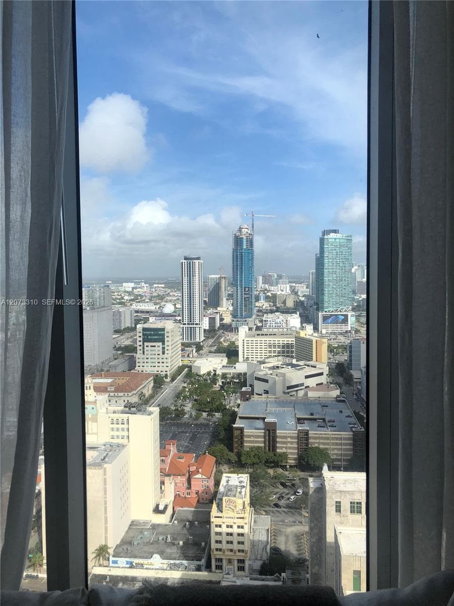 151 SE 1 St # PH 10, Miami, FL 33131 photo 11
