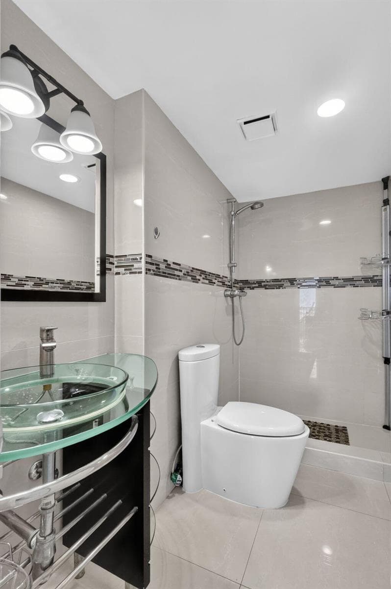 2500 NE 135TH Street # C1011, North Miami, FL 33181 photo 12