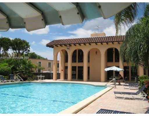 10810 N KENDALL DR # Q-11, Miami, FL 33176 photo 11