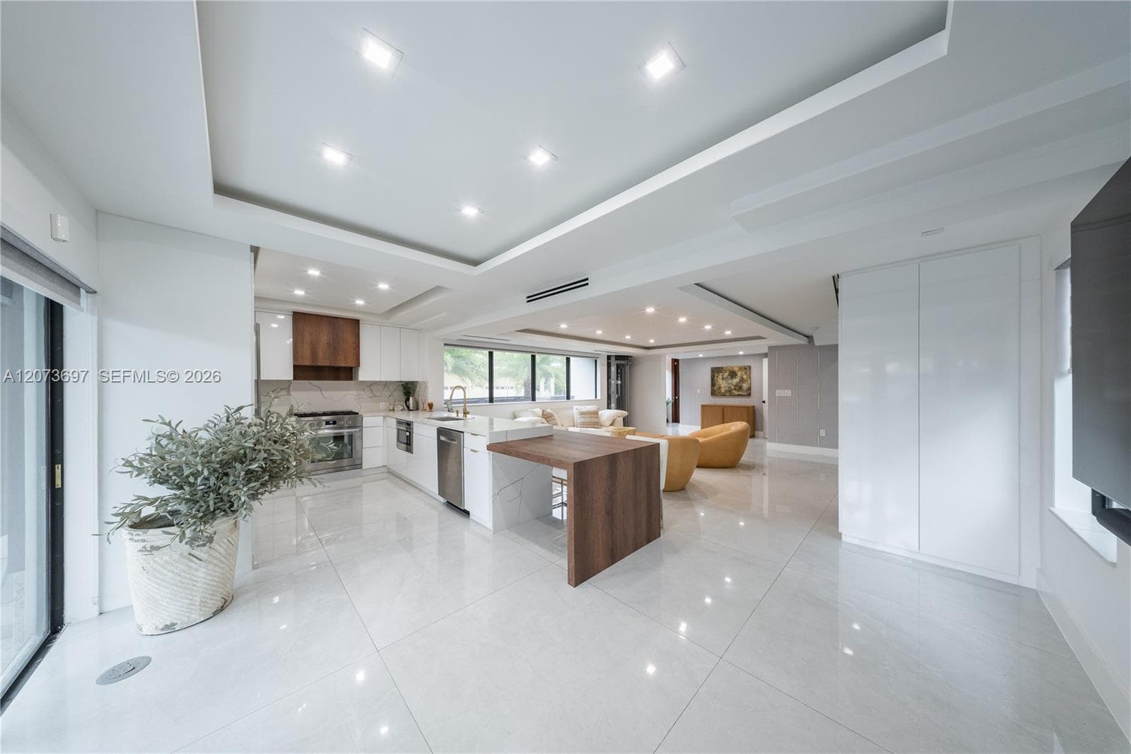 5601 N Ocean Dr, Hollywood, FL 33019 photo 10