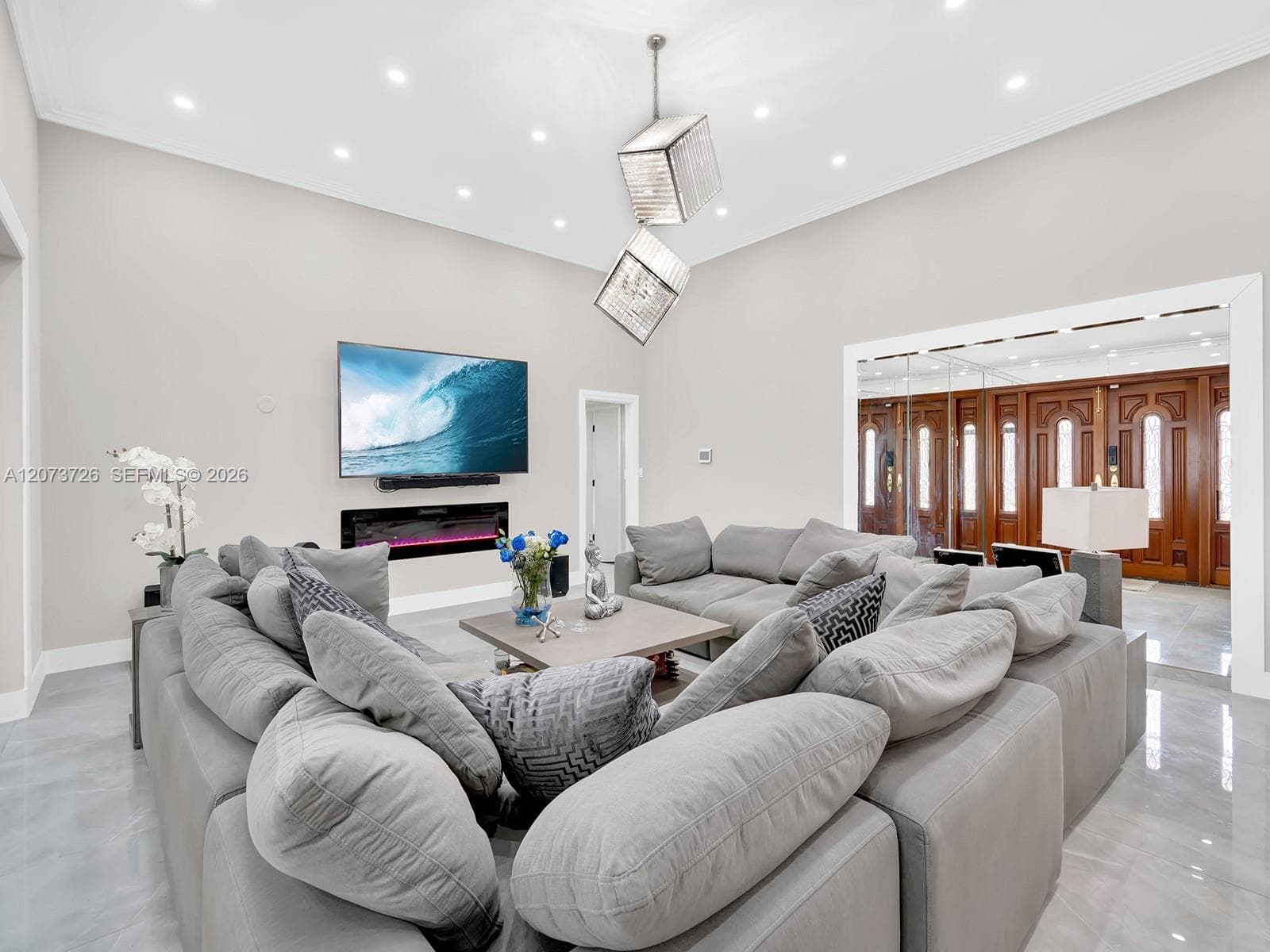 621 E Tropical Way, Plantation, FL 33317 photo 9