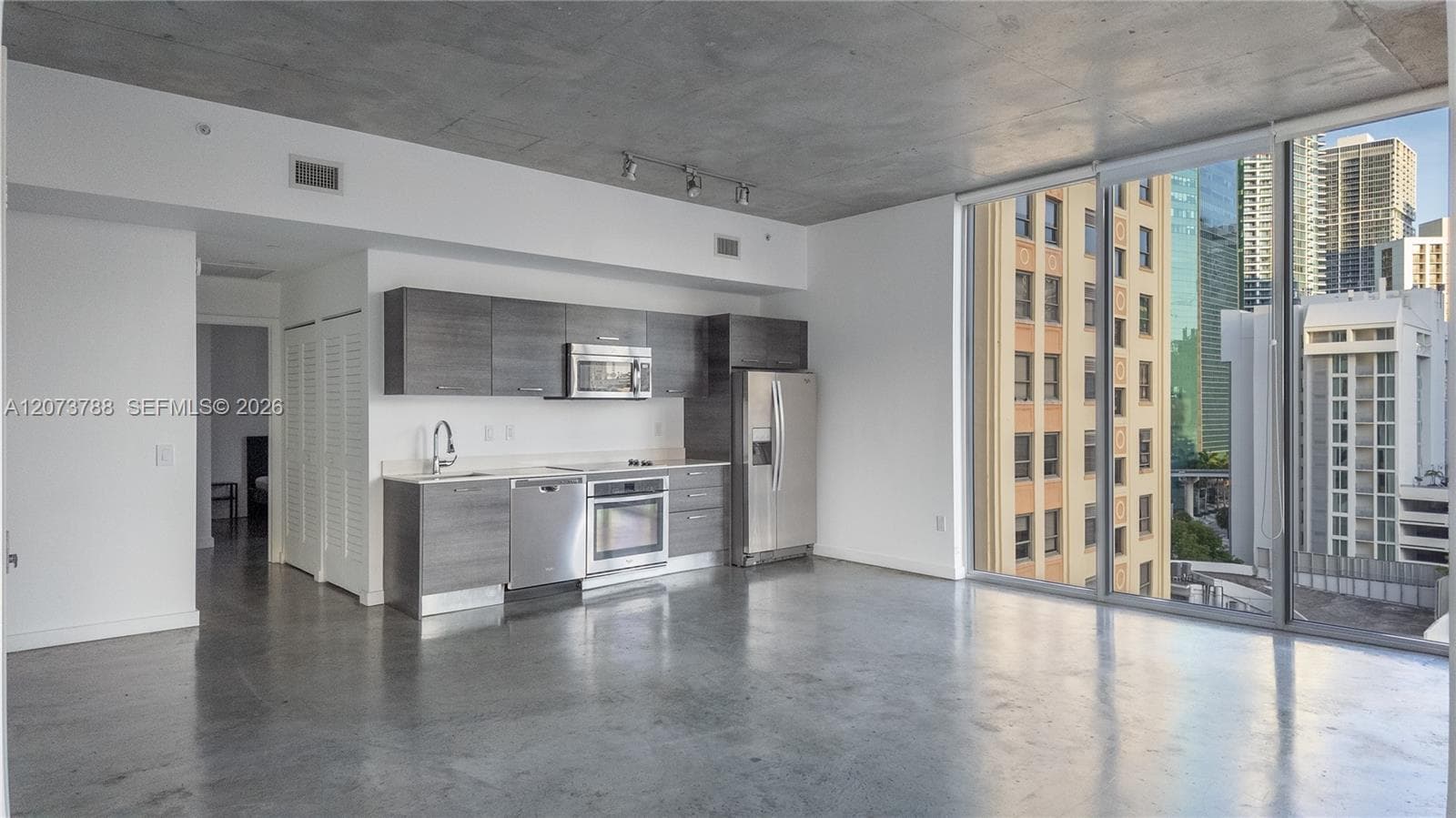 151 SE 1st St # 811, Miami, FL 33131 photo 6