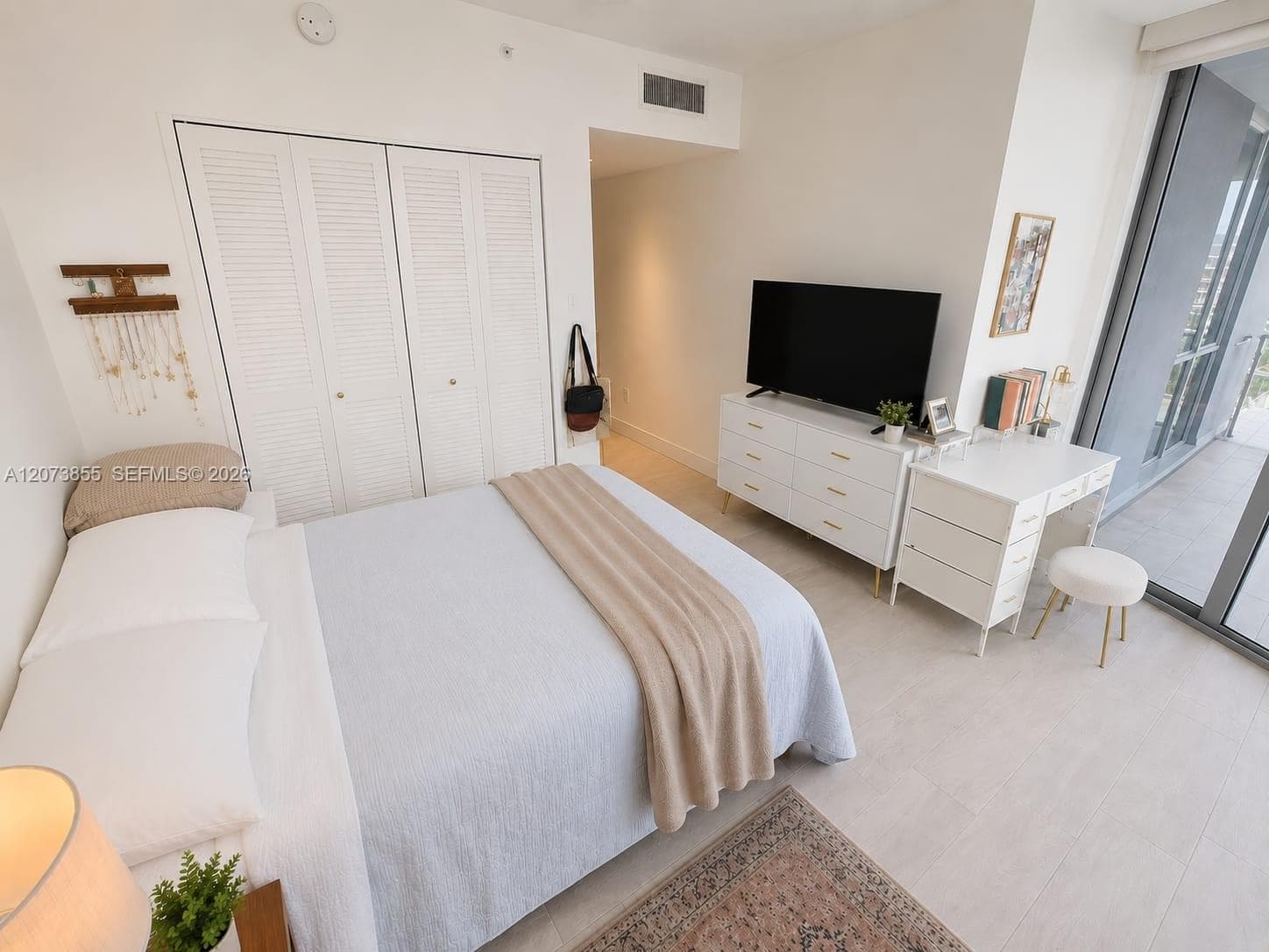 1010 SW 2nd Ave # 1409, Miami, FL 33130 photo 4