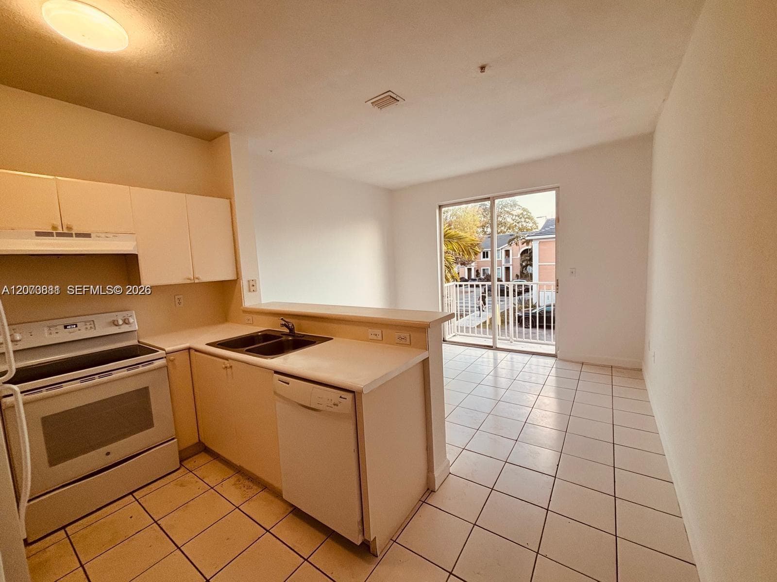 7080 NW 177th St # 201-13, Hialeah, FL 33015 photo 8