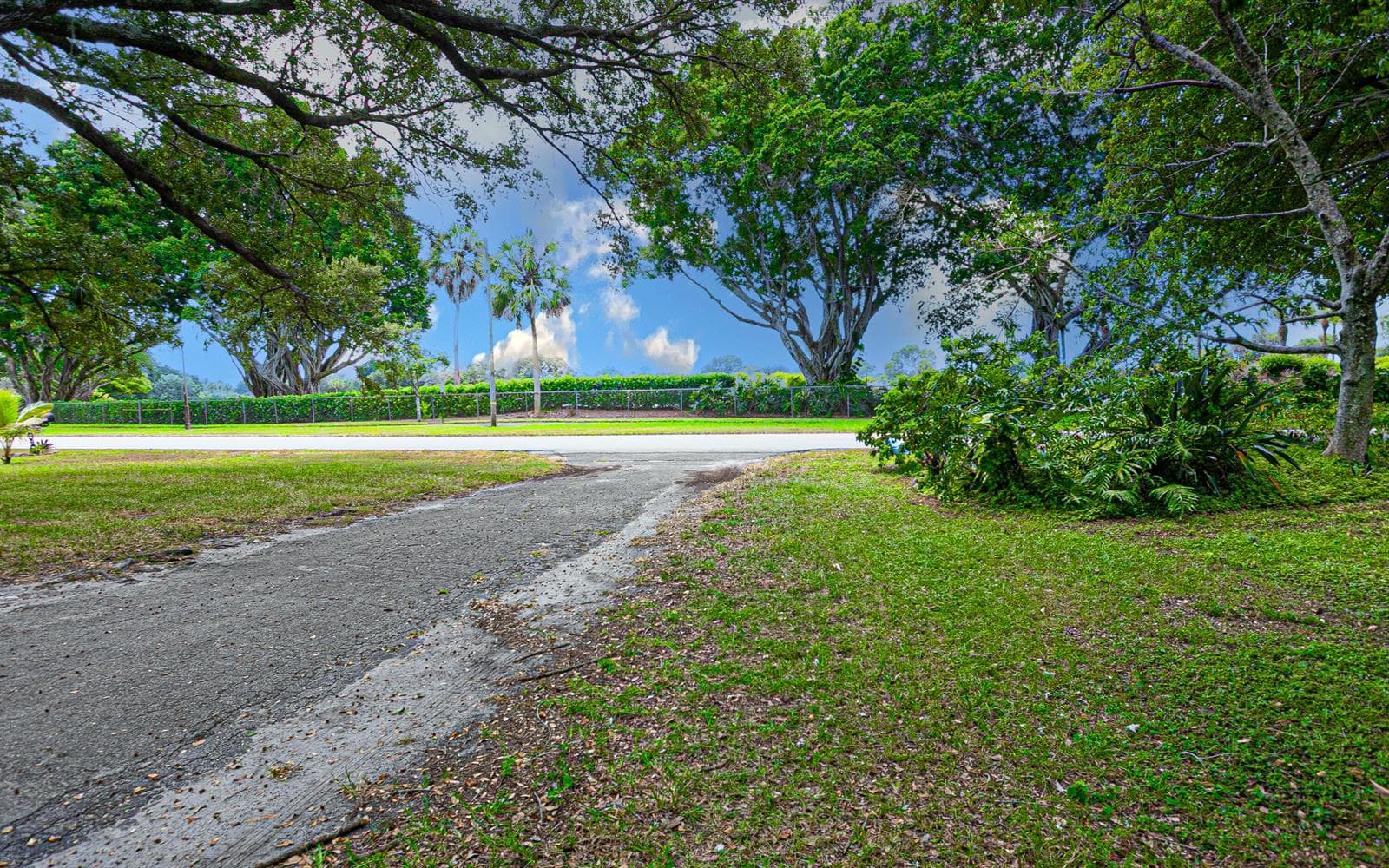4511 E Country Club Circle, Plantation, FL 33317 photo 6
