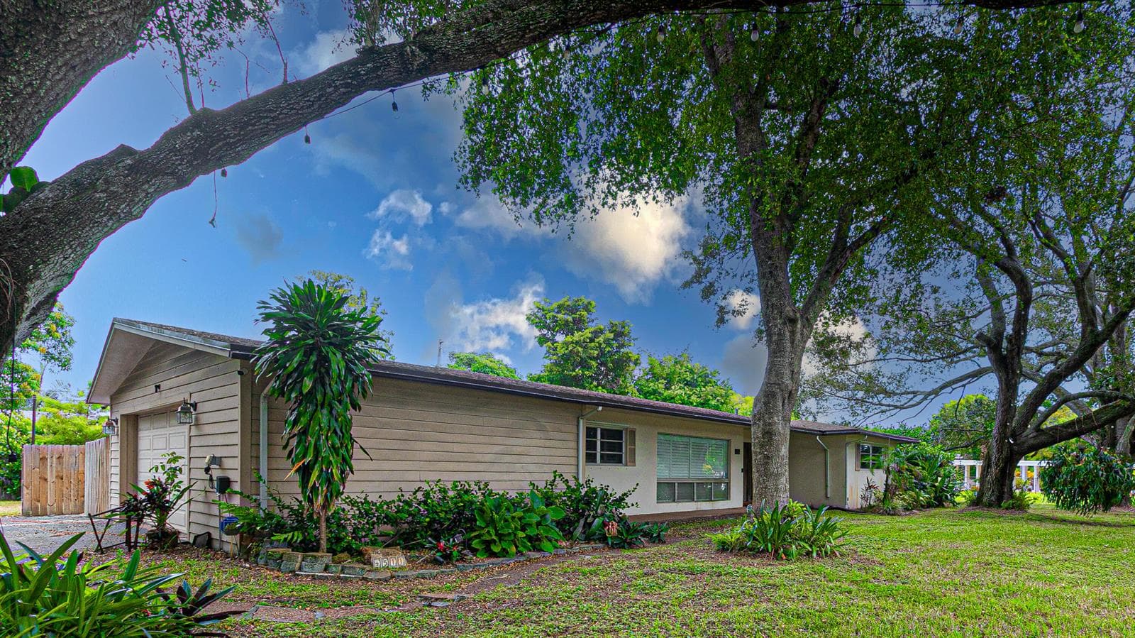 4511 E Country Club Circle, Plantation, FL 33317 photo 10