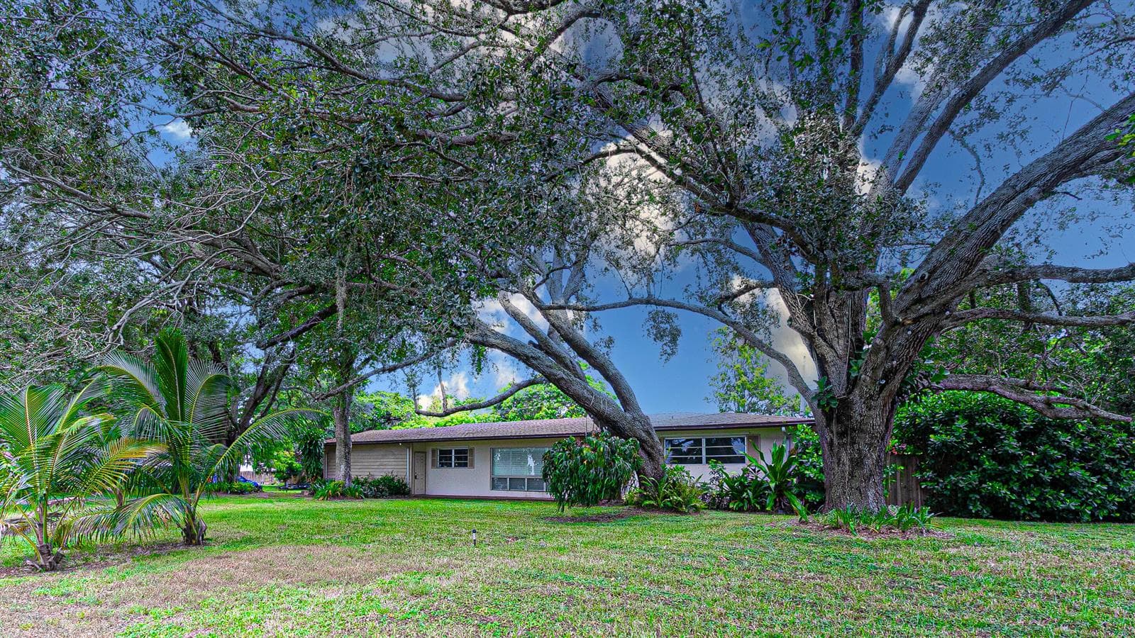 4511 E Country Club Circle, Plantation, FL 33317 photo 8