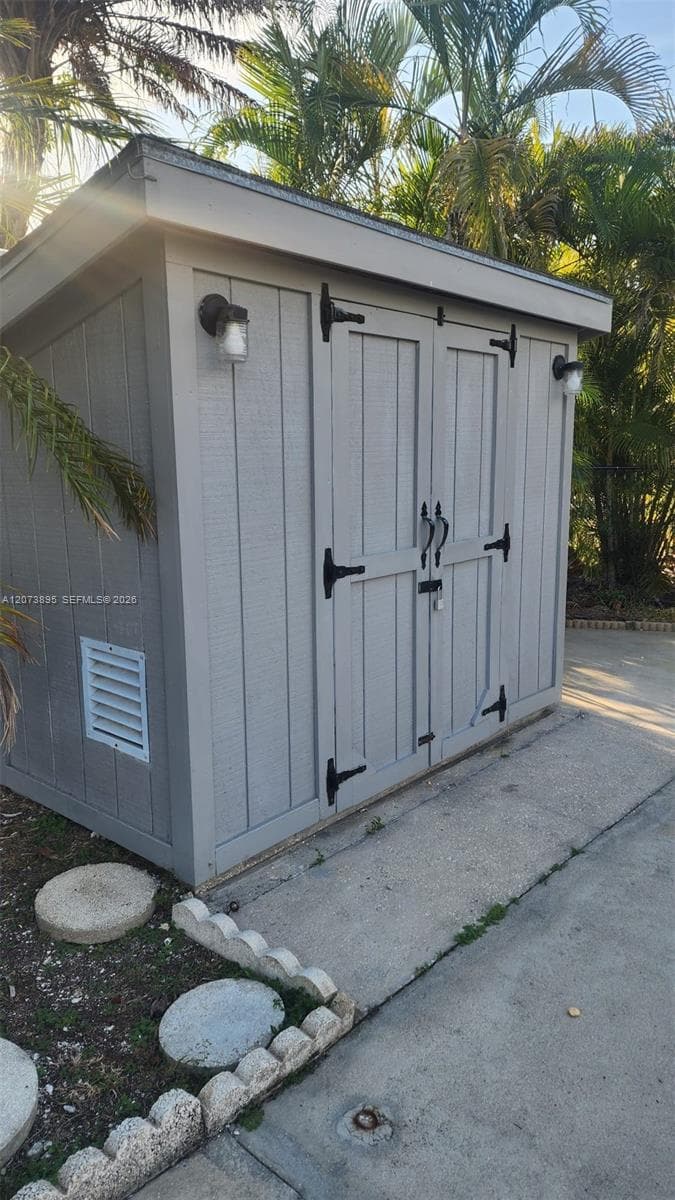 150 Smallwood Dr # 6, Other City - In The State Of Florida, FL 34138 photo 6