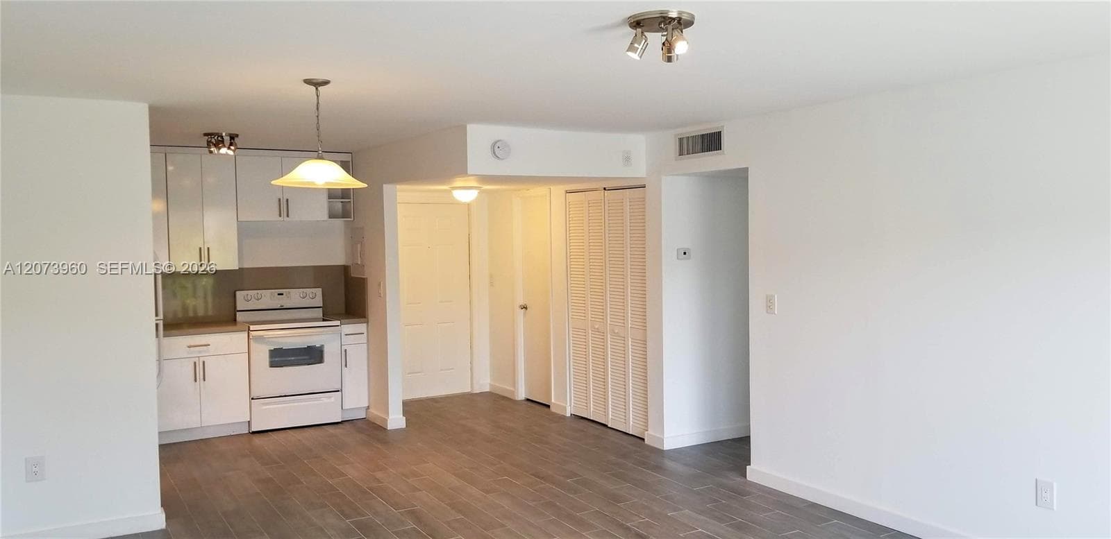 15205 NE 6th Ave # D204, Miami, FL 33162 photo 13