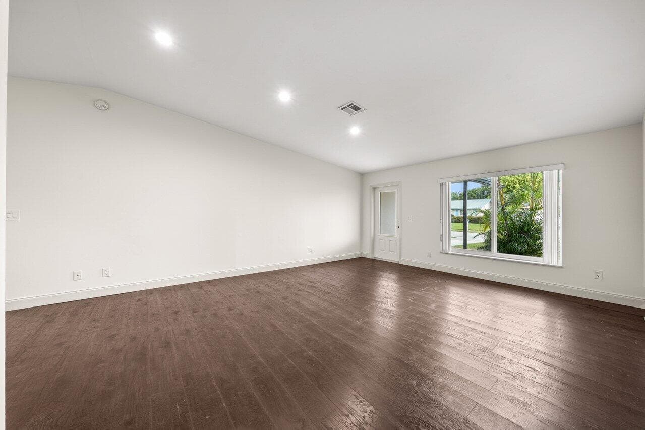 638 SW 4th Avenue, Boynton Beach, FL 33426 photo 9