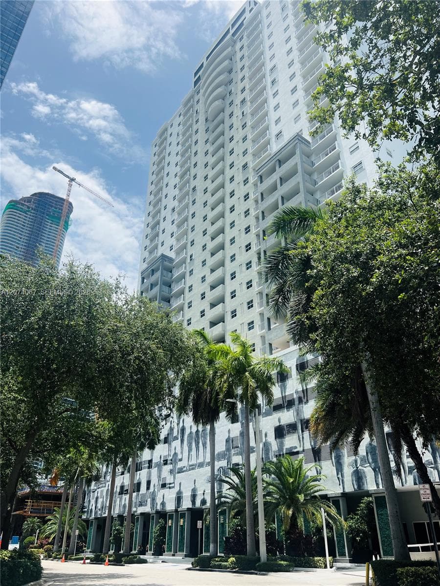 185 SE 14th Ter # 2206, Miami, FL 33131 photo 2