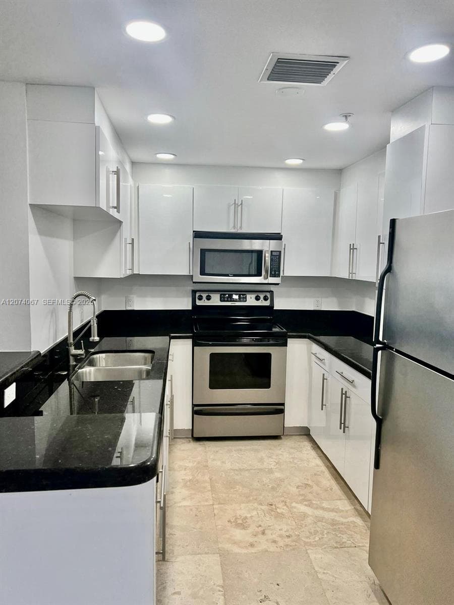 185 SE 14th Ter # 2206, Miami, FL 33131 photo 12