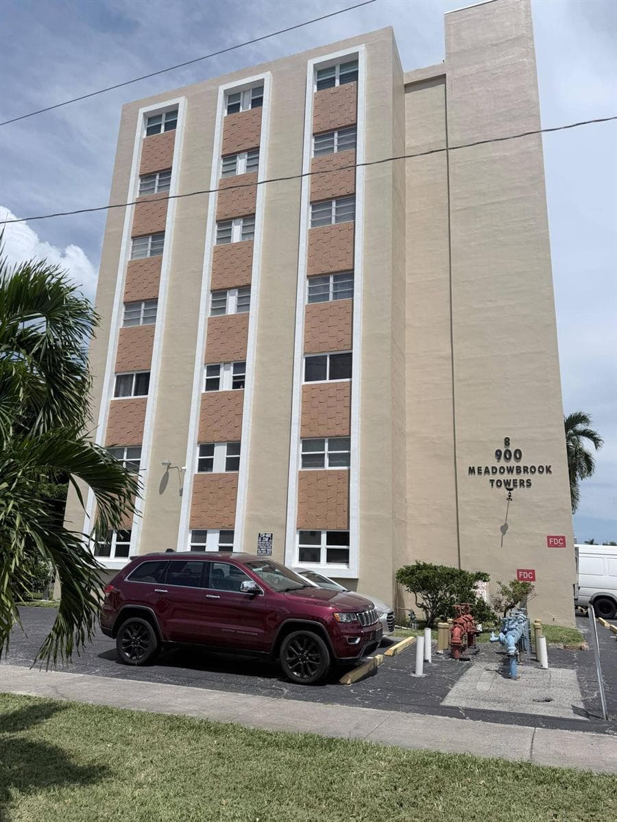 900 NE 12th Avenue # 708, Hallandale Beach, FL 33009 photo 2