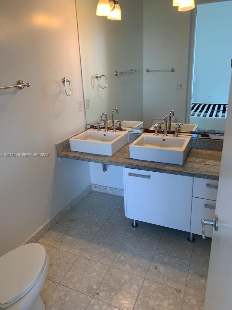 185 SW 7th St # 4303, Miami, FL 33130 photo 6