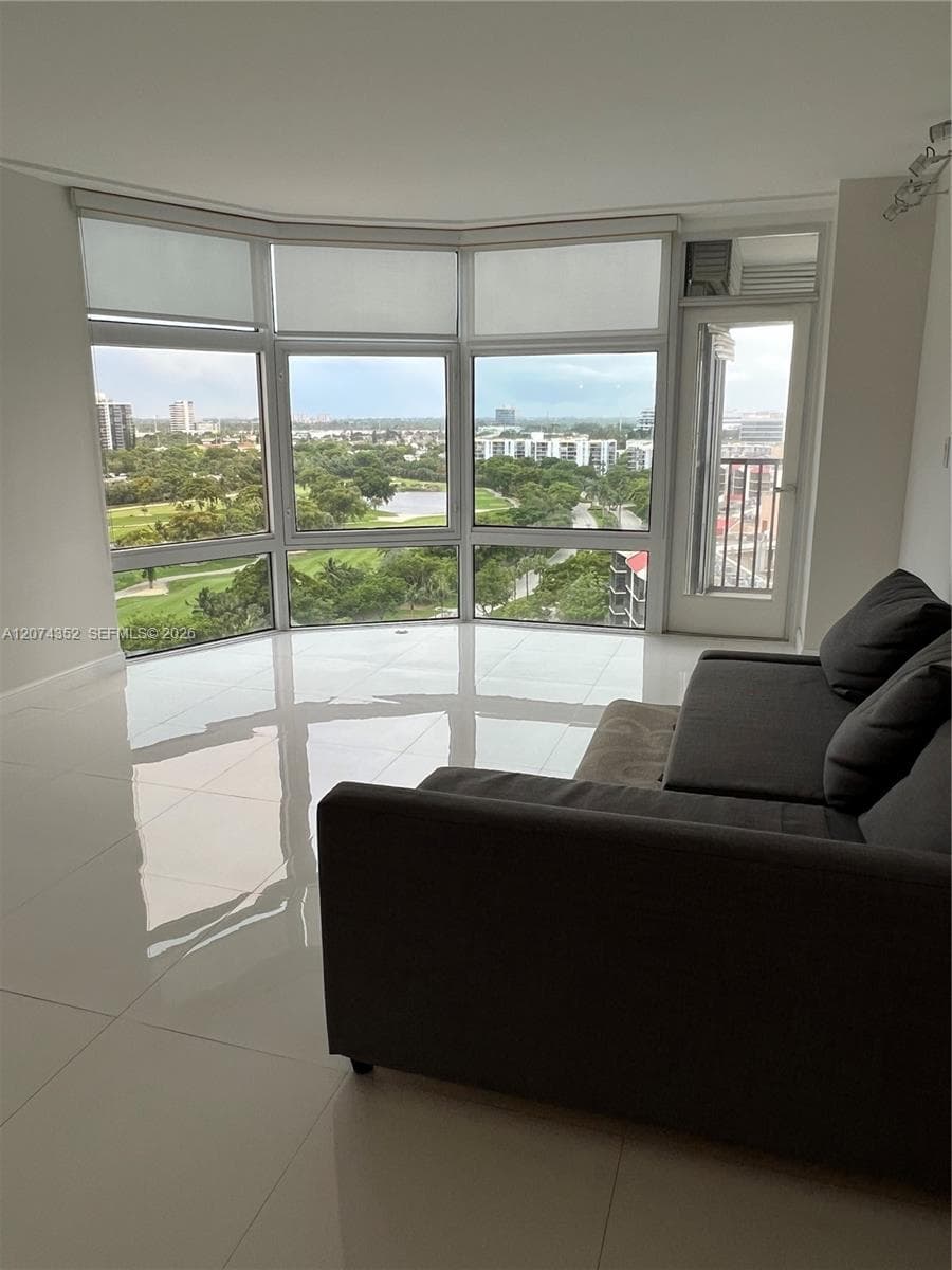 3375 N Country Club Dr # 1408, Aventura, FL 33180 photo 10