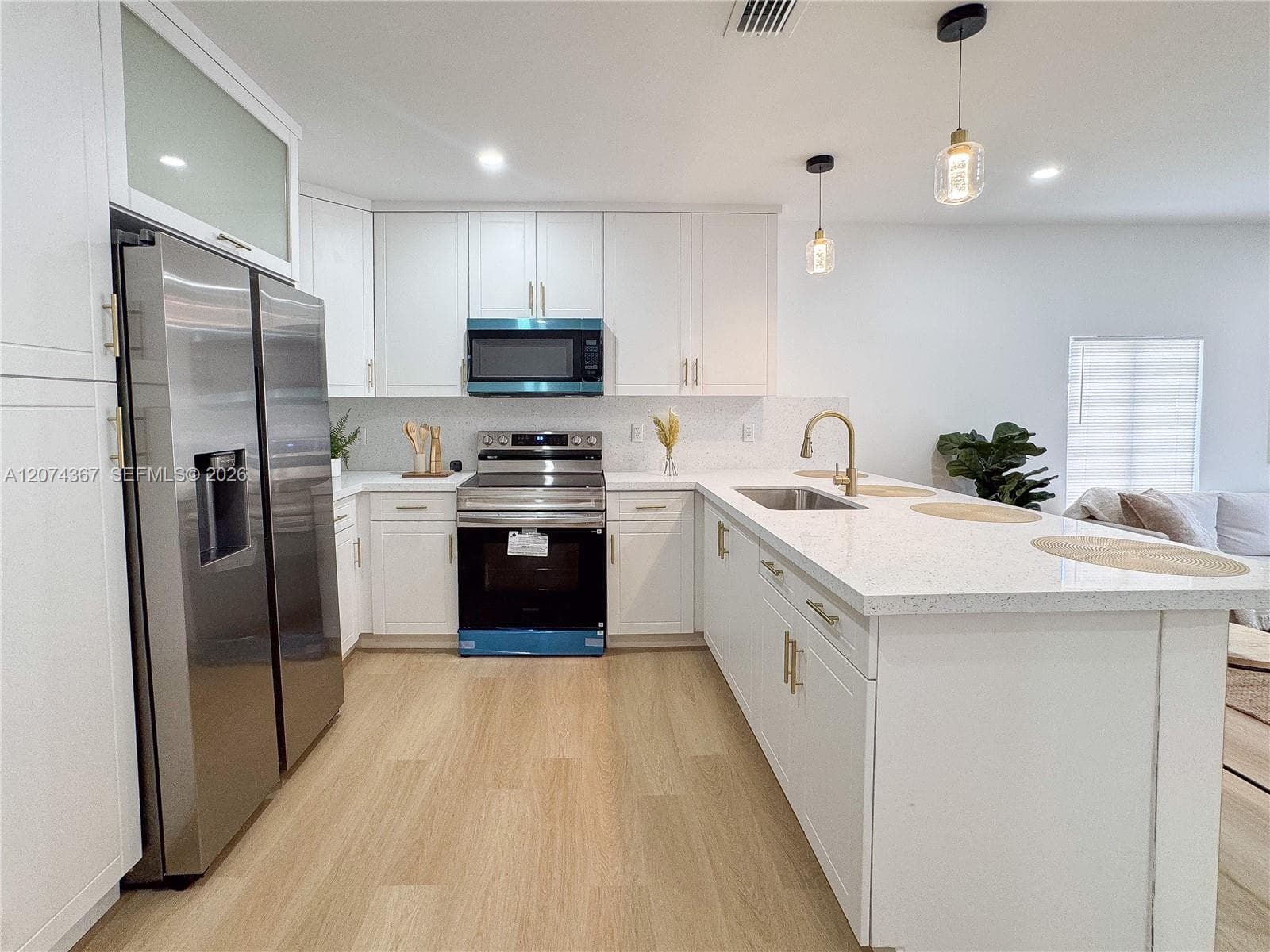 1300 NW 42nd St, Miami, FL 33142 photo 7