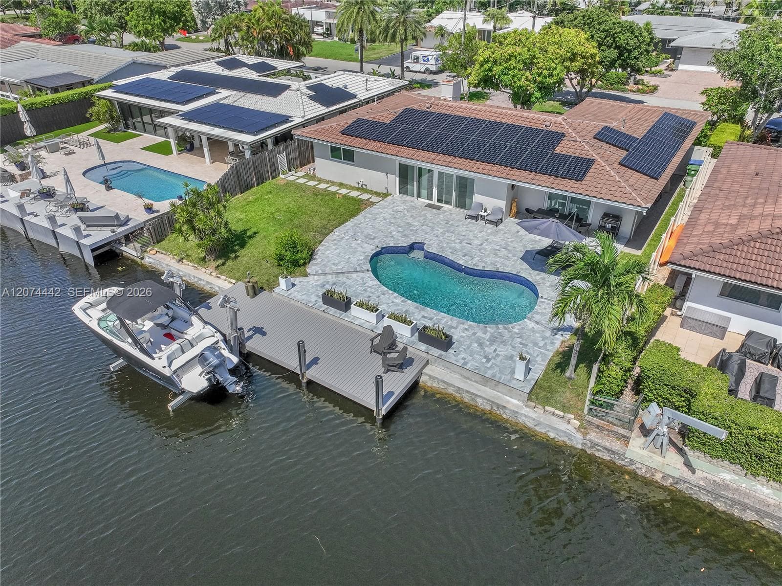 2225 NE 16th Ave, Wilton Manors, FL 33305 photo 2
