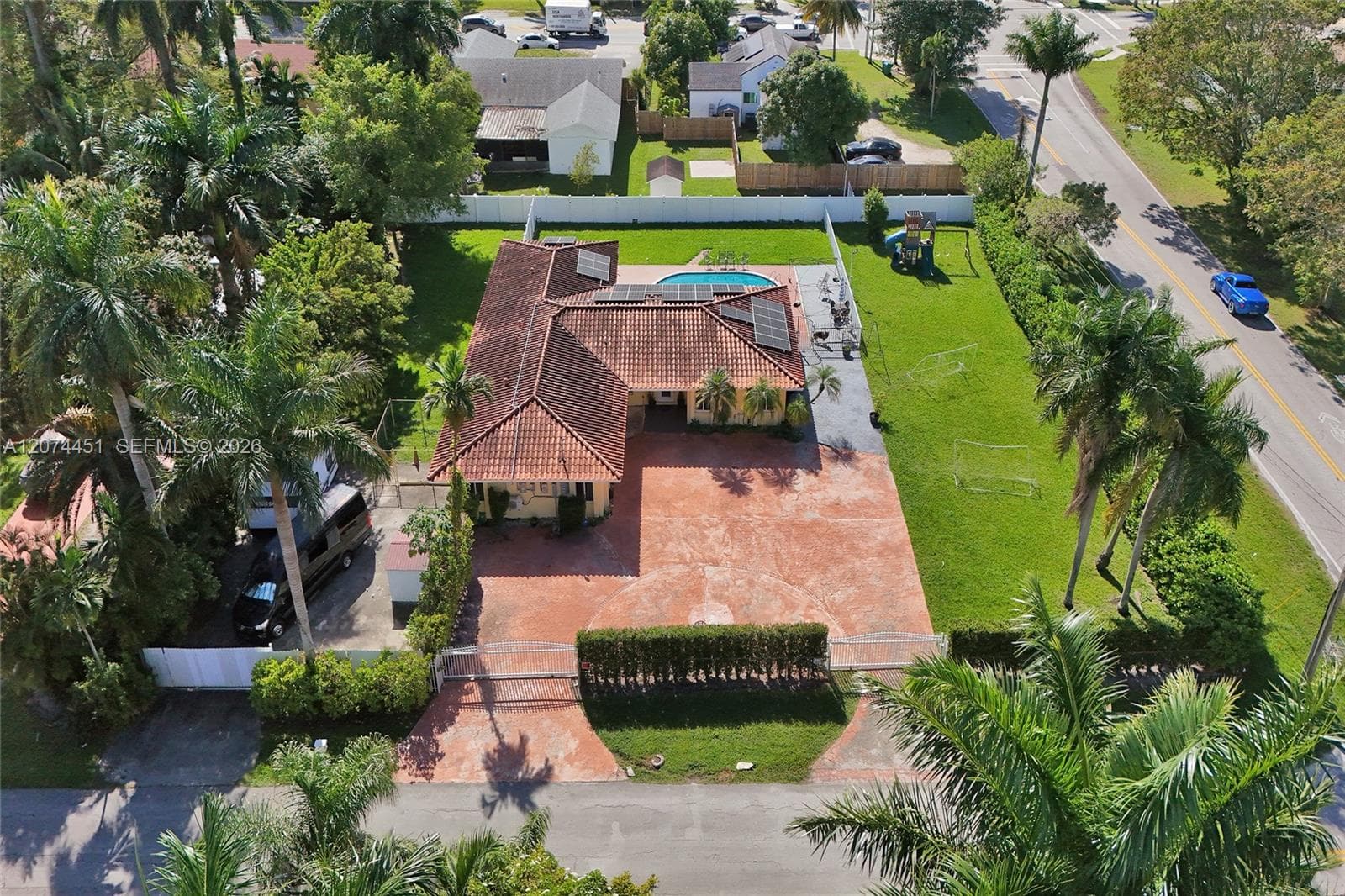 2 NE 160th St, Miami, FL 33162 photo 2
