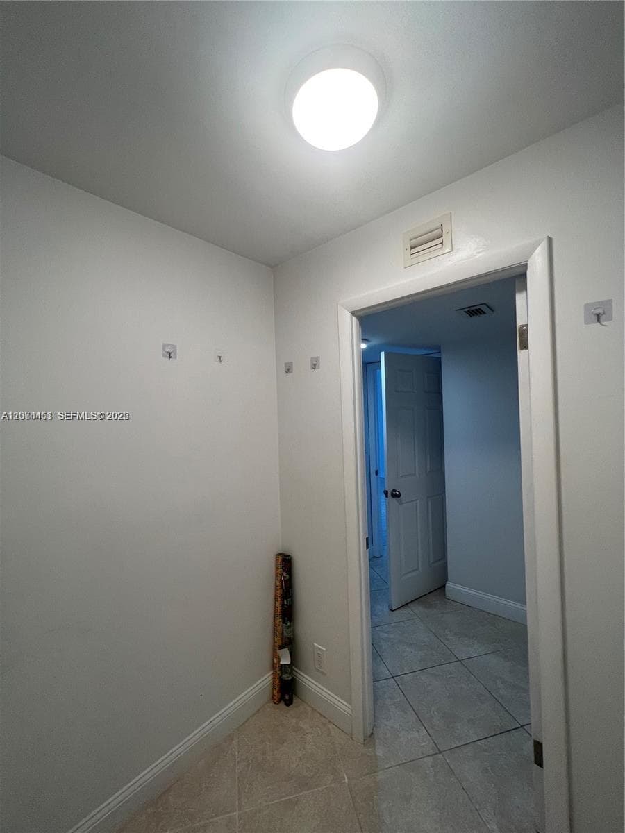 6039 Collins Ave # 423, Miami Beach, FL 33140 photo 6
