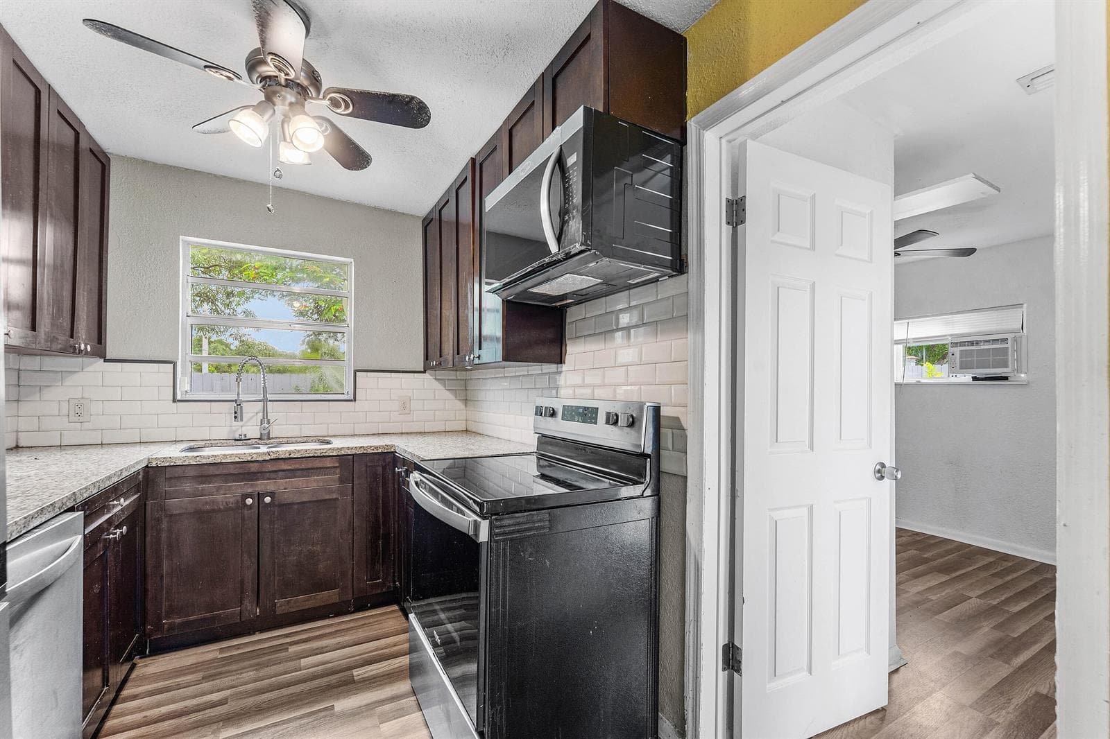 1010 SW 6TH Avenue, Deerfield Beach, FL 33441 photo 9