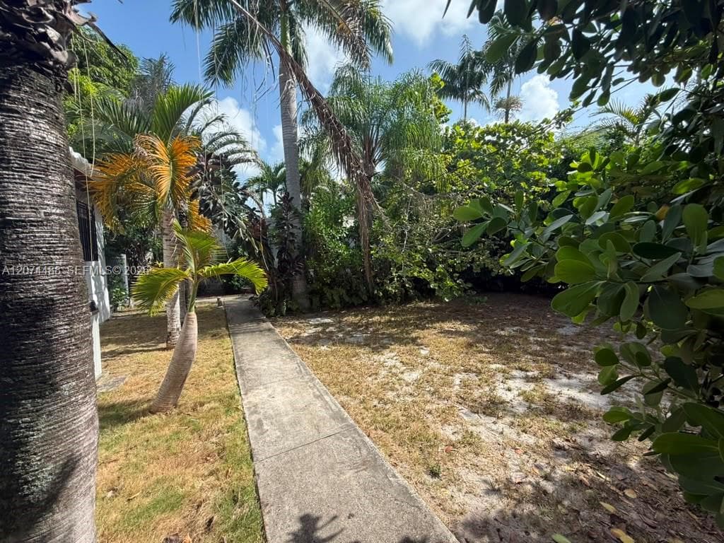 631 NE 60th St # A, Miami, FL 33137 photo 2