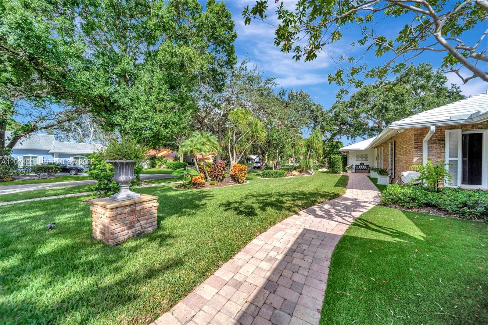 560 W Tropical Way, Plantation, FL 33317 photo 5