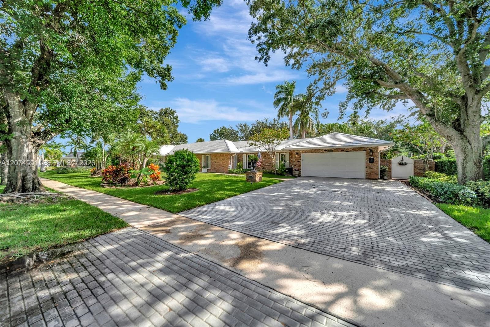 560 W Tropical Way, Plantation, FL 33317 photo 4