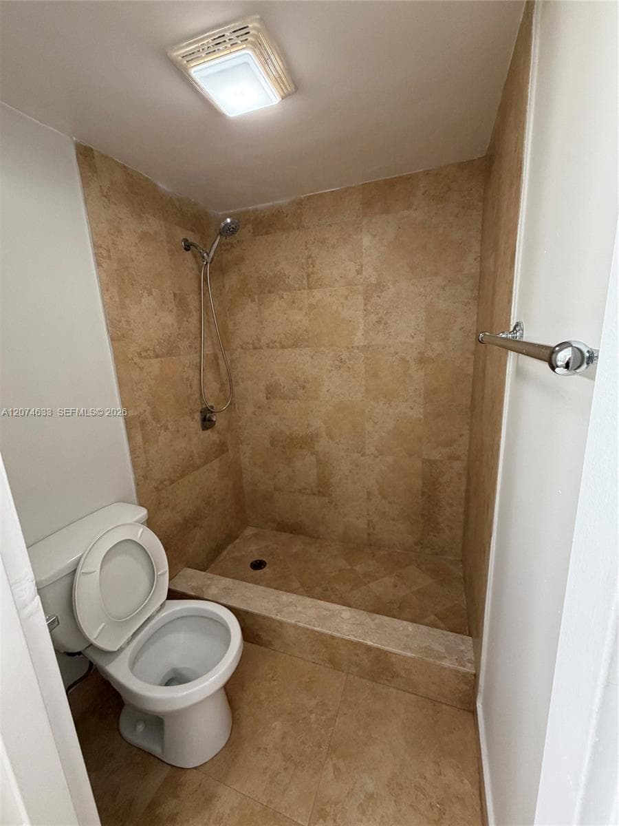 8429 Forest Hills Dr # 202, Coral Springs, FL 33065 photo 8