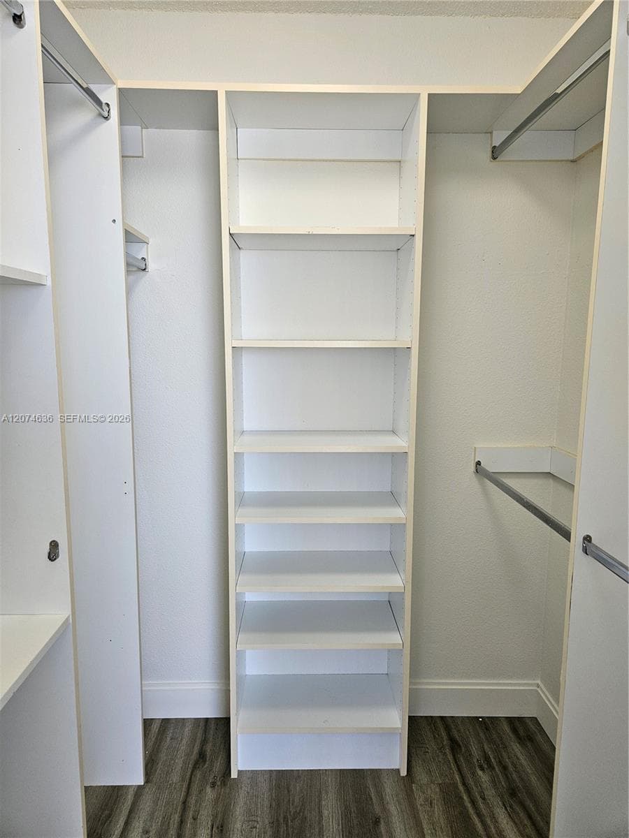 9320 Fontainebleau Blvd # 401, Miami, FL 33172 photo 9