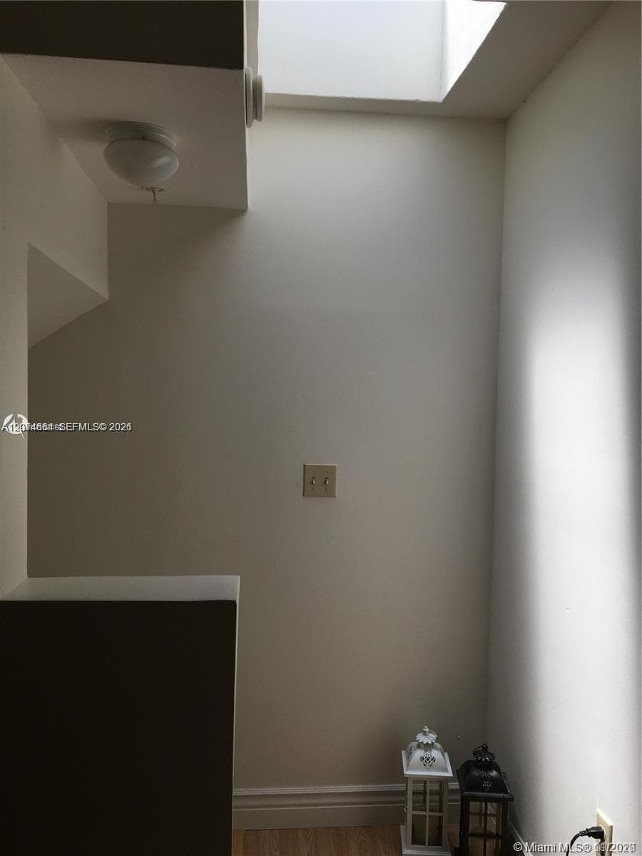 450 SW 3rd St # 15, Miami, FL 33130 photo 6