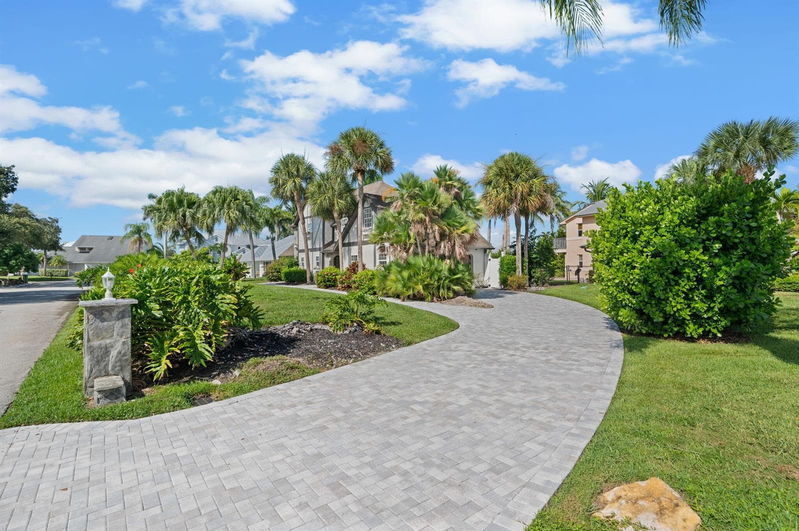 121 Queen Eugenia Court, Fort Pierce, FL 34949 photo 5