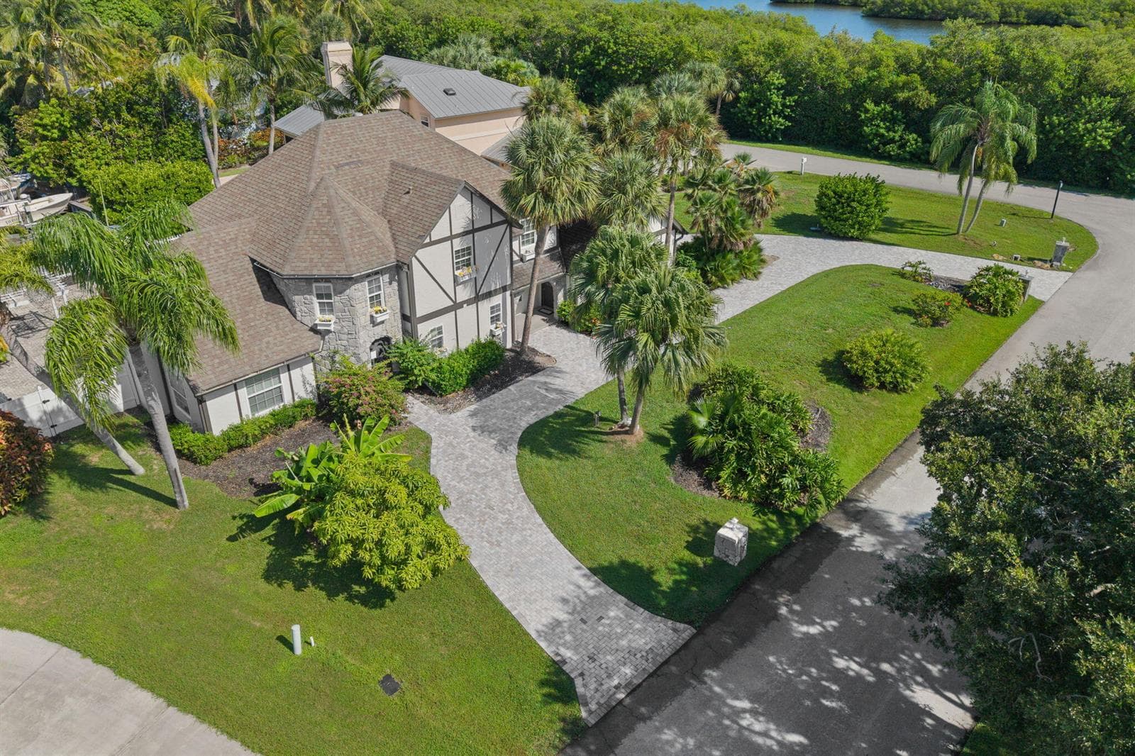 121 Queen Eugenia Court, Fort Pierce, FL 34949 photo 4