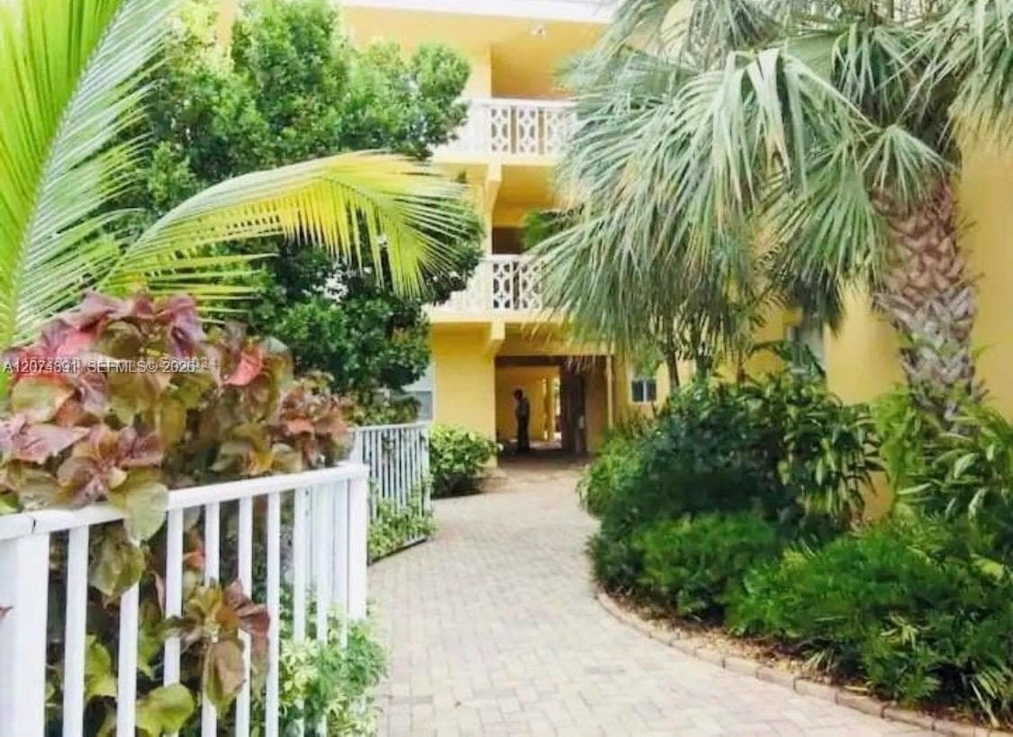 815 Middle River Dr # 304, Fort Lauderdale, FL 33304 photo 6