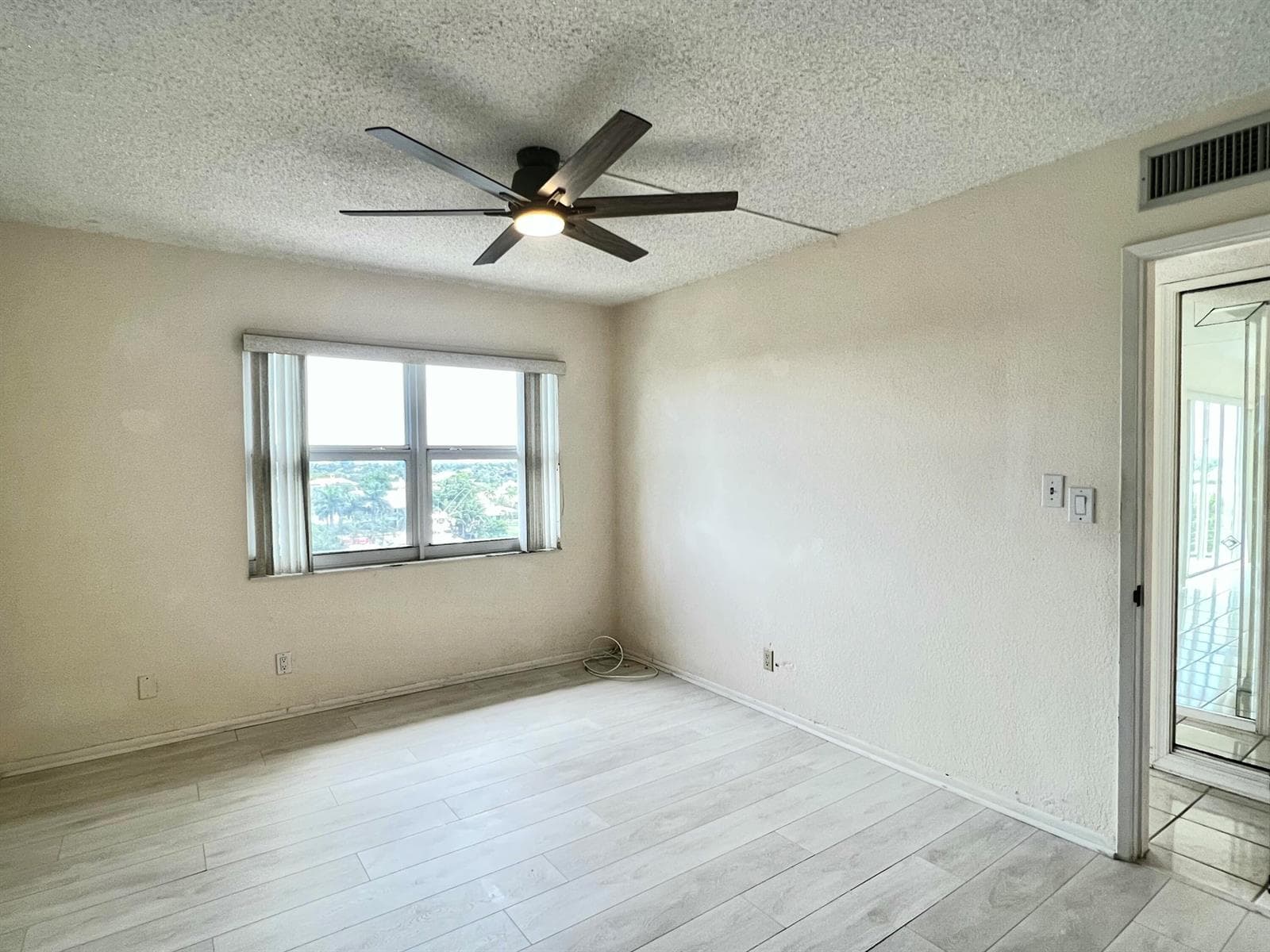 1069 Hillsboro Mile # 606, Hillsboro Beach, FL 33062 photo 12