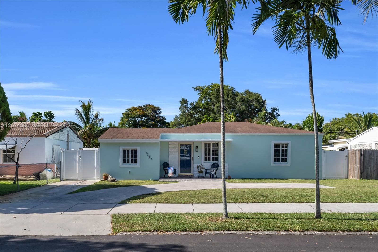 6387 SW 42nd St, South Miami, FL 33155 photo 2