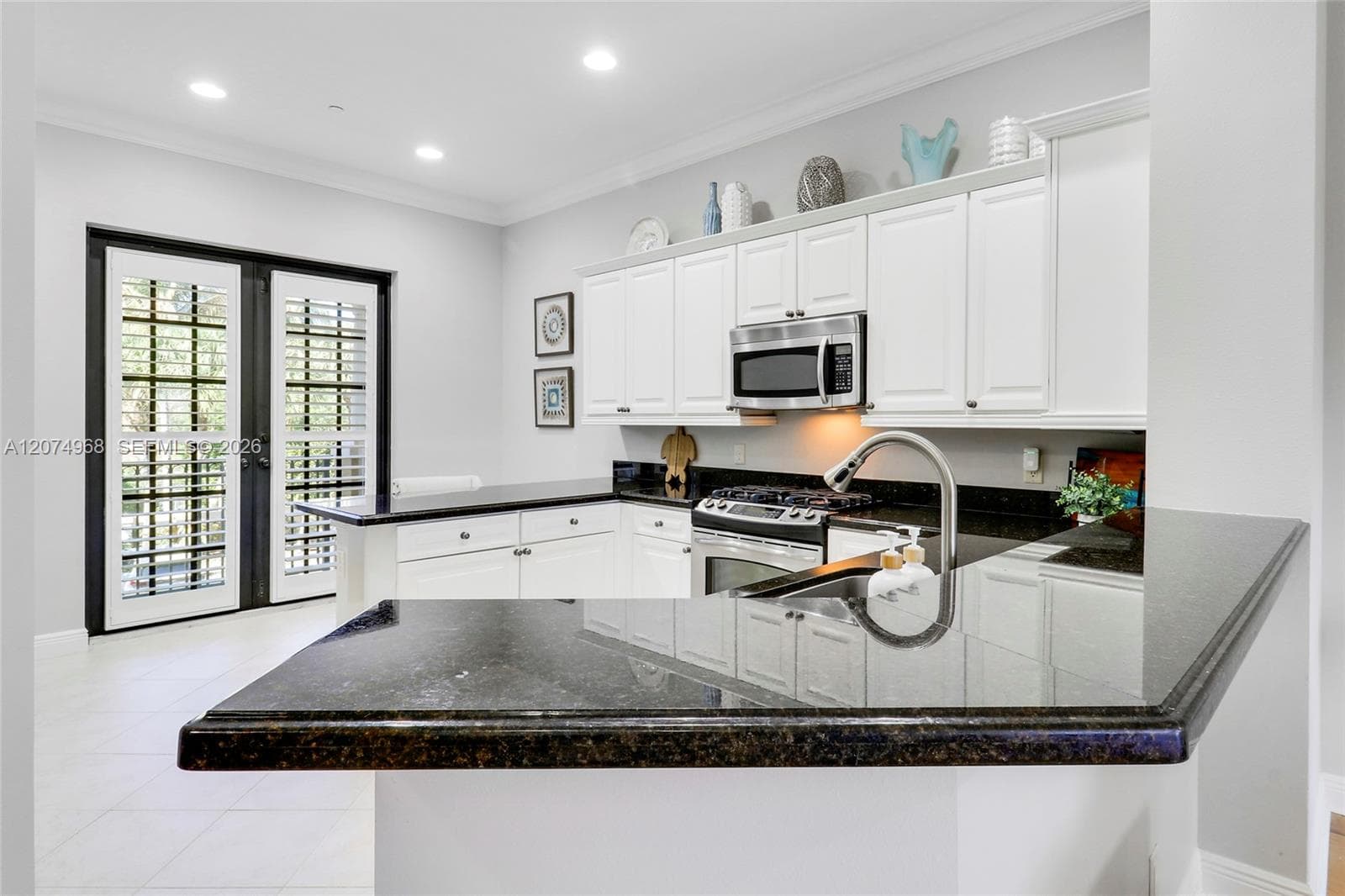 703 Del Sol Cir # 703, Tequesta, FL 33469 photo 13