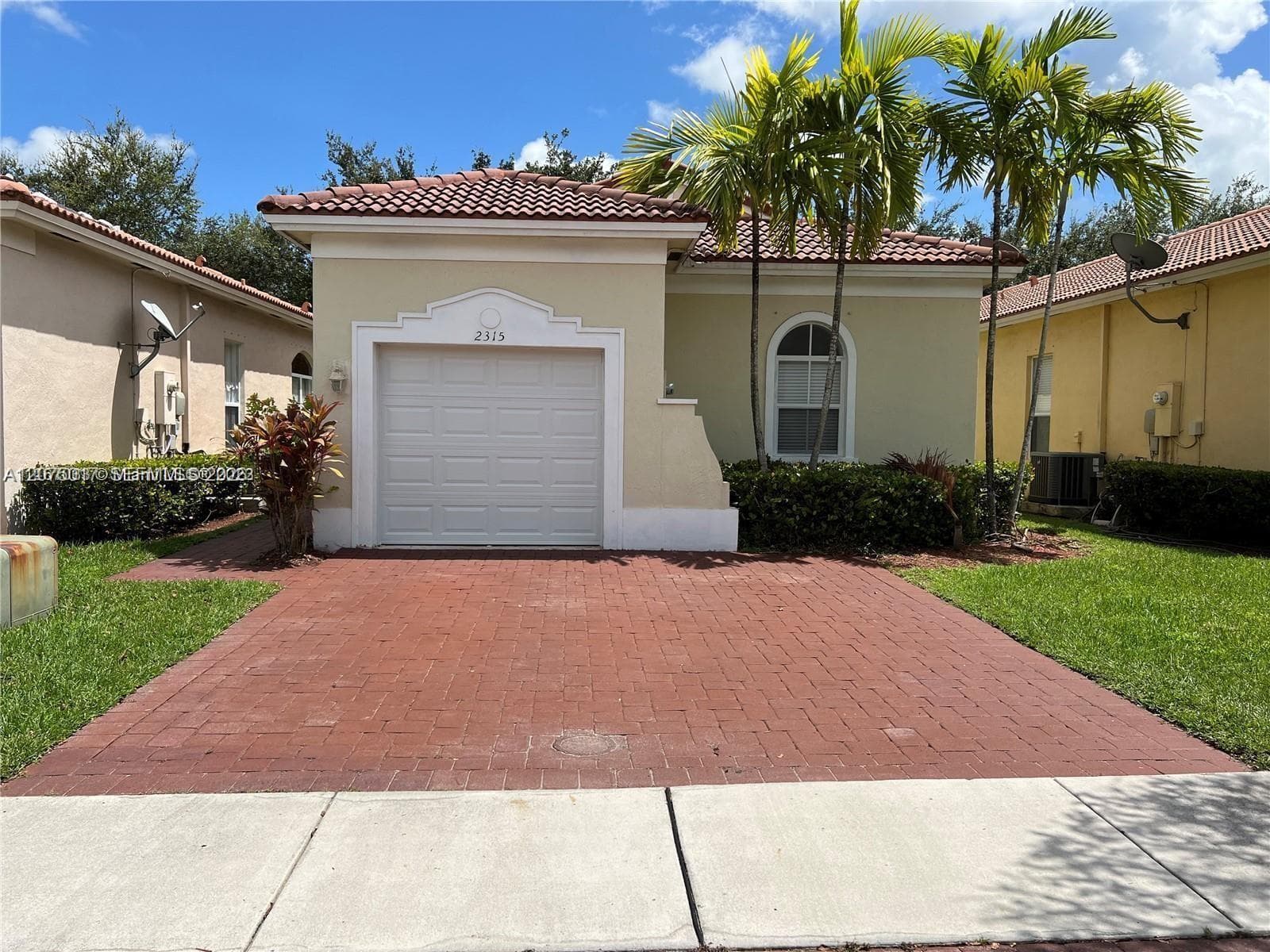 2315 NE 37th Rd, Homestead, FL 33033 photo 2