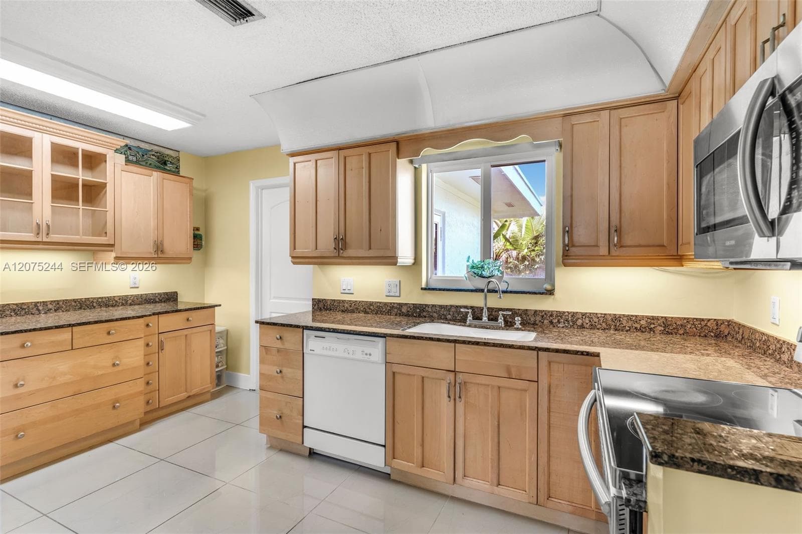 11740 NW 39th Pl, Sunrise, FL 33323 photo 7