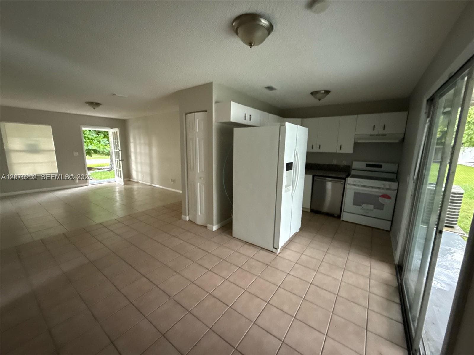 8220 SW 6th St, North Lauderdale, FL 33068 photo 3