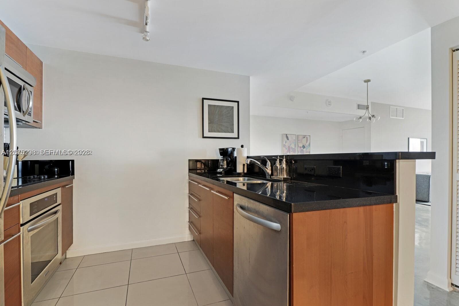 253 NE 2nd St # 508, Miami, FL 33132 photo 12