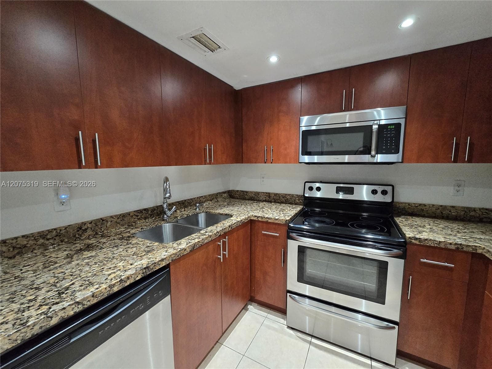 6940 Miami Gardens Dr # 1-319, Hialeah, FL 33015 photo 8